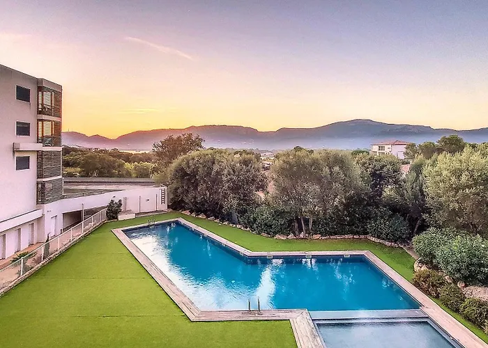 De Standing Avec Piscine Et Terrasse * Porto-Vecchio (Corsica)